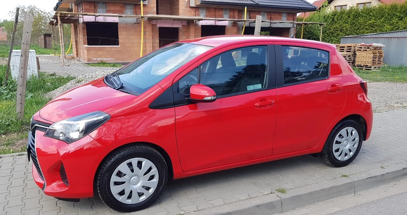 Toyota Yaris cena 39500 przebieg: 34000, rok produkcji 2015 z Proszowice małe 742